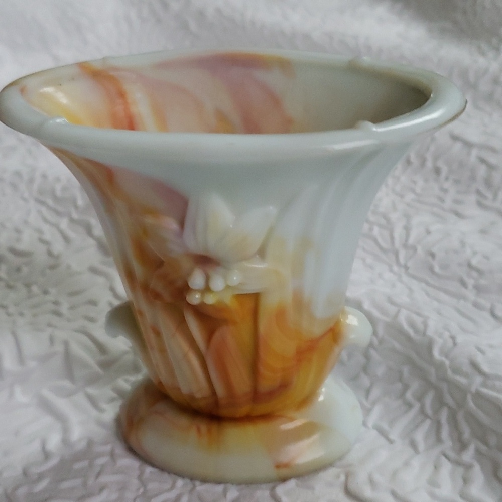 Small Akro Agate Lily Vase White and Orange Slag Depression Glass - Picture 9 of 16